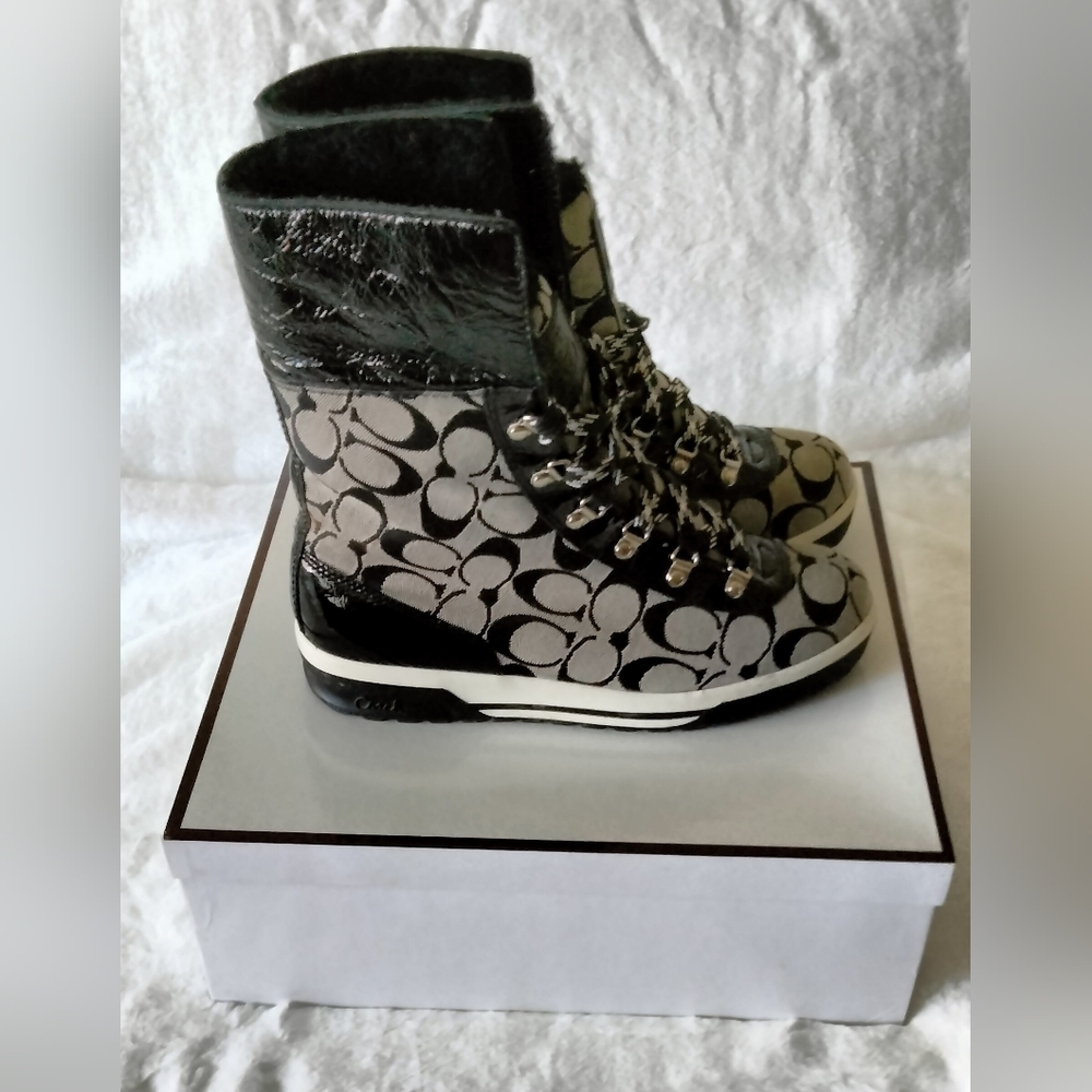 Coach Signature Patterned Black and Grey Tailor Hiking Boots Size 7.5